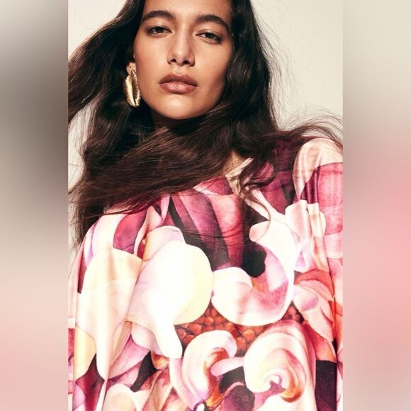 H&M Modest Ramadan Collection Satin Kaftan Dress - Picture 5 of 8